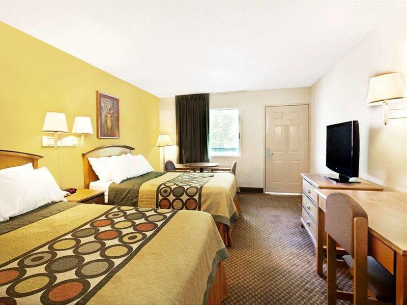 Super 8 By Wyndham Charlotte Downtown Area Motel Екстериор снимка