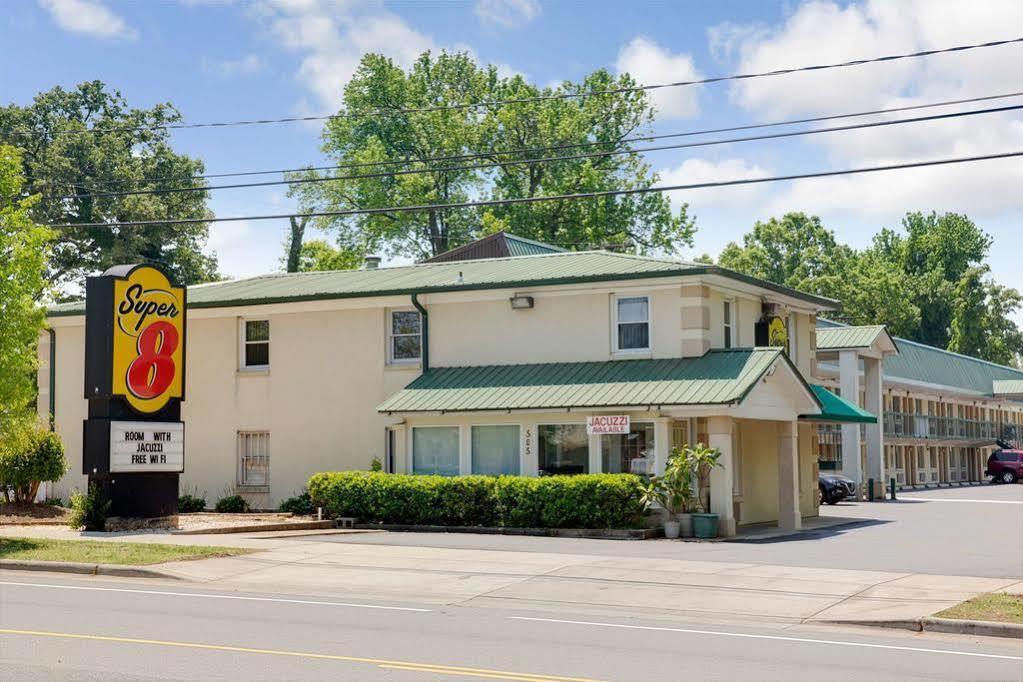 Super 8 By Wyndham Charlotte Downtown Area Motel Екстериор снимка